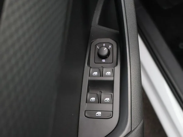 SKODA Karoq (2023) — foto 8 van 29