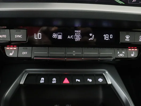 AUDI A3 Sportback (2025) — foto 9 van 18