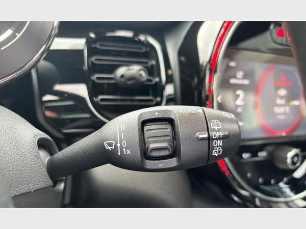 MINI Mini (2023) — foto 11 van 29