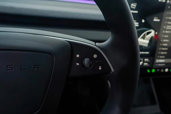 Tesla Model 3 (2024) — foto 13 van 47