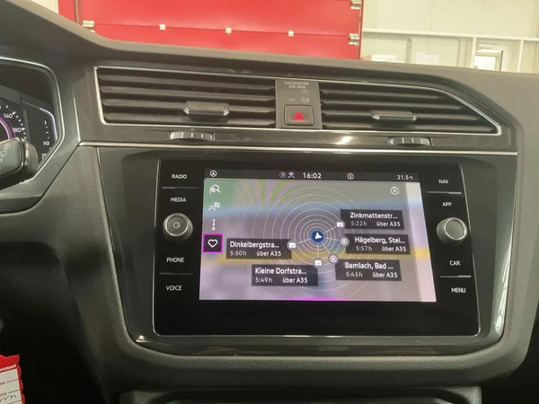 VOLKSWAGEN Tiguan eHybrid (PHEV) (2022) — foto 5 van 22