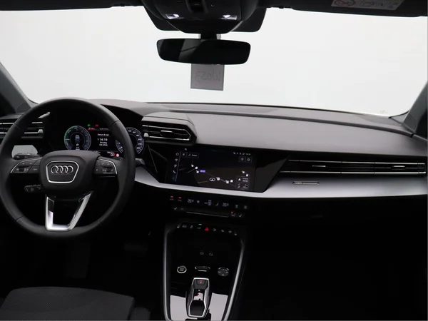 AUDI A3 Sportback PHEV (2025) — foto 14 van 17