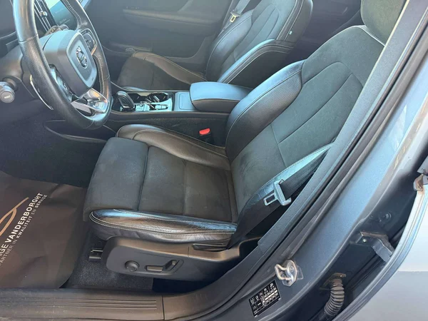 Volvo XC40 (2018) — foto 4 van 23