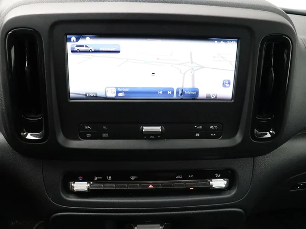 Mercedes-Benz Vito (2025) — foto 8 van 26