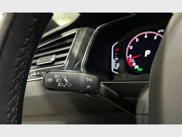 Volkswagen Tiguan Allspace (2022) — foto 17 van 32