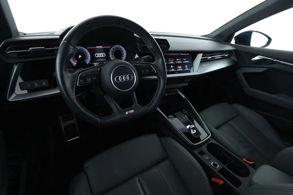 Audi A3 (2021) — foto 2 van 16