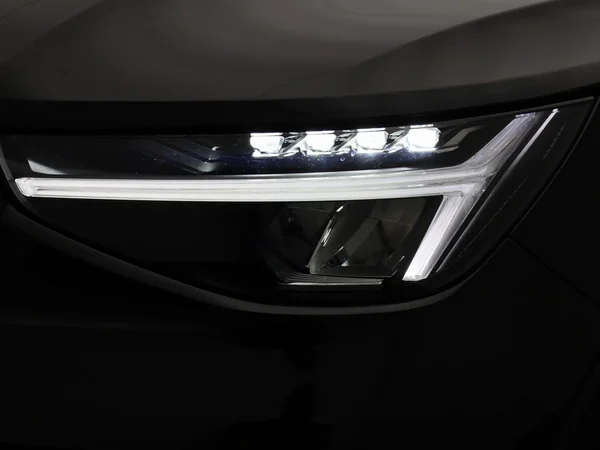 Volvo EX40 (2023) — foto 7 van 39