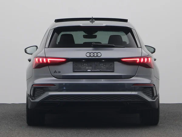 AUDI A3 Sportback (2023) — foto 18 van 21