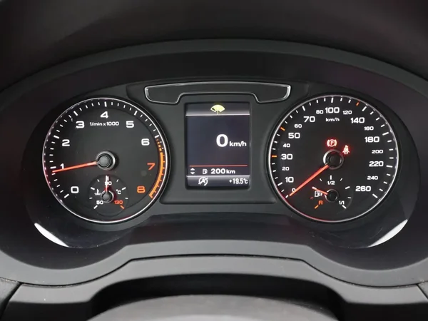 Audi Q3 (2018) — foto 19 van 29