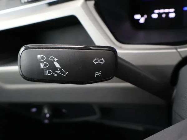 Volkswagen Touran (2022) — foto 16 van 29