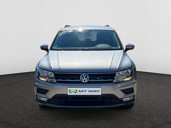 VOLKSWAGEN Tiguan (2019) — foto 11 van 22