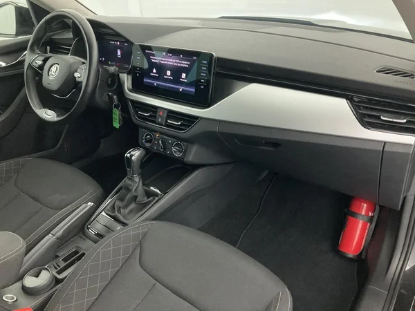 SKODA Kamiq (2024) — foto 2 van 36