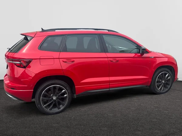 SKODA Karoq (2023) — foto 4 van 21