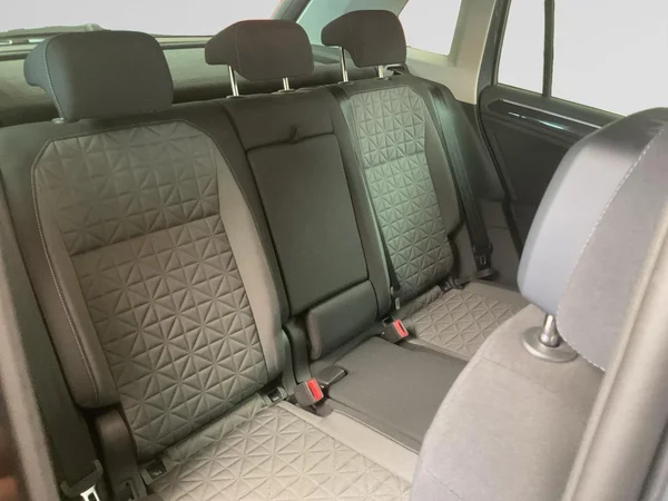 VOLKSWAGEN Tiguan (2022) — foto 11 van 20