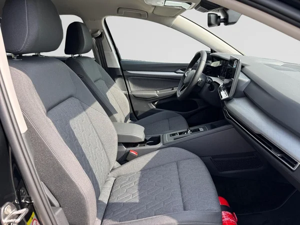 VOLKSWAGEN Golf VIII SW (2026) — foto 9 van 24