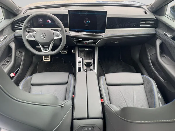 VOLKSWAGEN Passat Variant eHybrid (PHEV) (2026) — foto 12 van 18