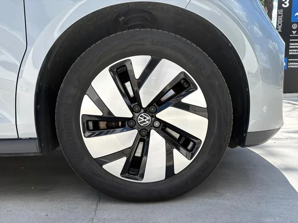 VOLKSWAGEN ID.Buzz (2024) — foto 17 van 24