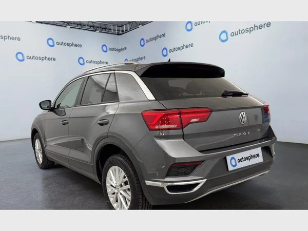 Volkswagen T-Roc (2018) — foto 12 van 15
