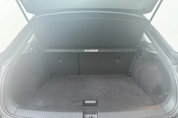 Volkswagen T-Roc (2022) — foto 15 van 19