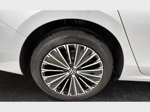 Volkswagen Passat SW (2024) — foto 36 van 36