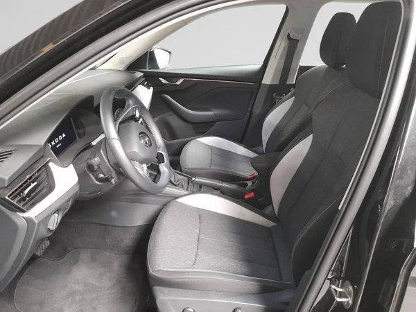 SKODA Kamiq (2025) — foto 2 van 23