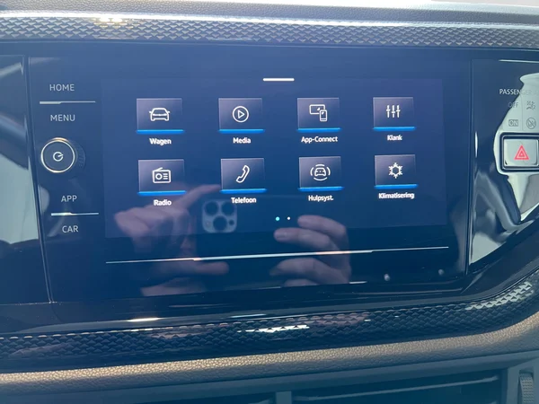 VOLKSWAGEN Polo (2025) — foto 2 van 16