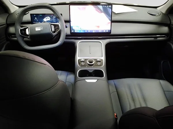GEELY Starray EM-i (PHEV) (2026) — foto 2 van 22
