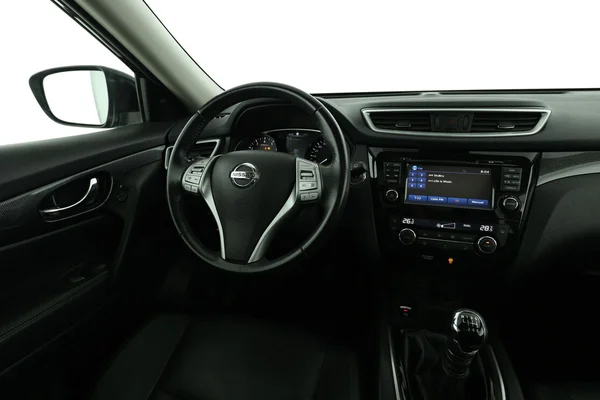 Nissan X-Trail (2017) — foto 4 van 16