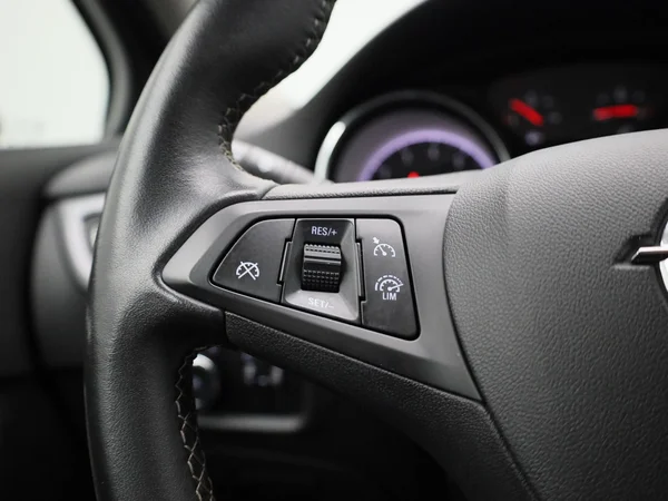 Opel Astra (2021) — foto 13 van 29
