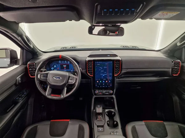 Ford Ranger — foto 12 van 15