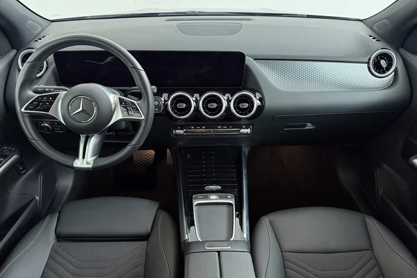 Mercedes-Benz GLA (H247) (2023) — foto 18 van 29