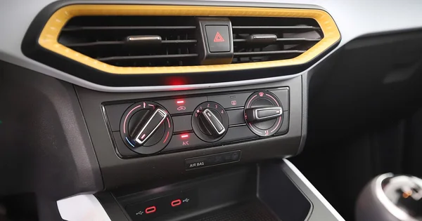 Seat Arona (2022) — foto 16 van 48