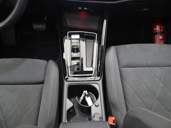 VOLKSWAGEN Golf VIII eHybrid (PHEV) (2024) — foto 11 van 27