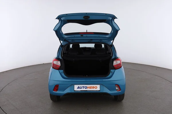 Hyundai i10 (2022) — foto 7 van 16