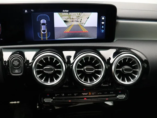 Mercedes-Benz CLA (2023) — foto 10 van 30