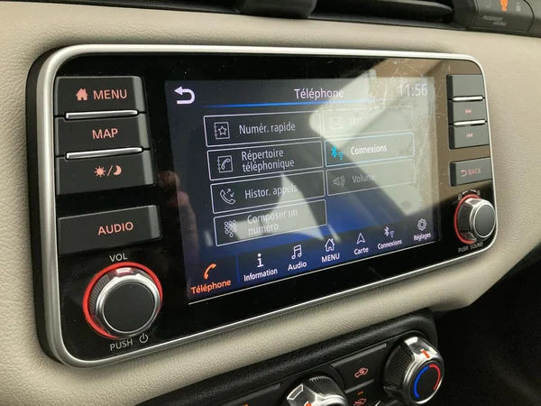 NISSAN Micra (2022) — foto 14 van 36