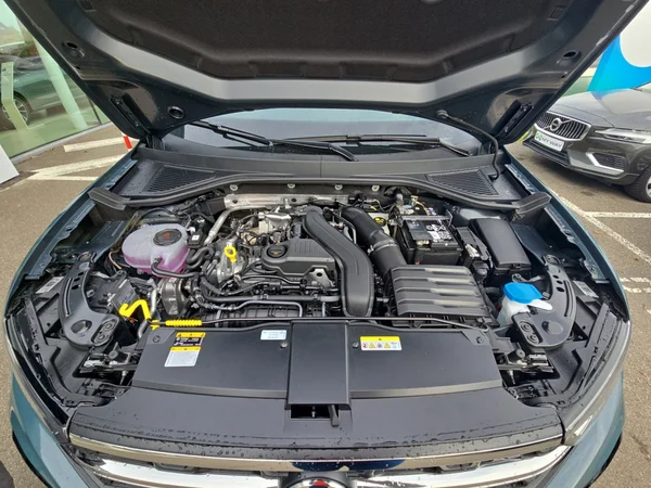 VOLKSWAGEN T-Roc (2025) — foto 16 van 24