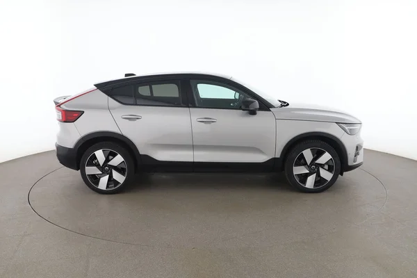 Volvo C40 (2022) — foto 13 van 16