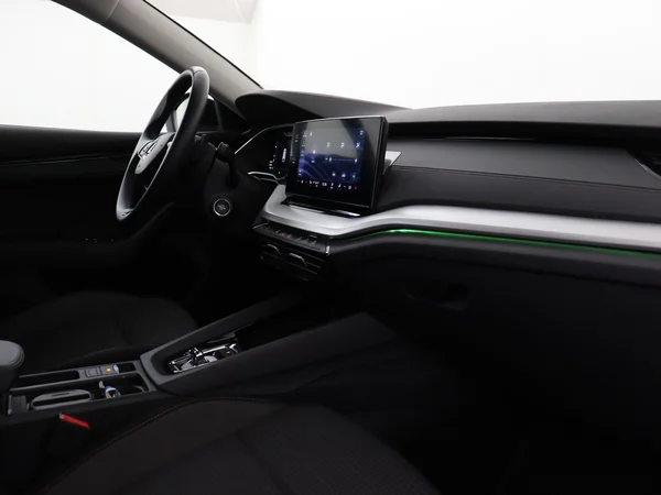 SKODA Octavia Combi (2024) — foto 12 van 18