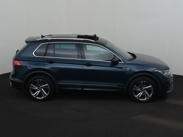 VOLKSWAGEN Tiguan (2023) — foto 29 van 33
