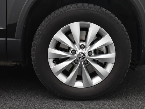 SKODA Karoq (2024) — foto 8 van 16