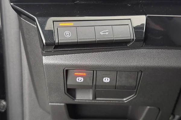 Renault Espace E-TECH (HEV) (2025) — foto 9 van 34