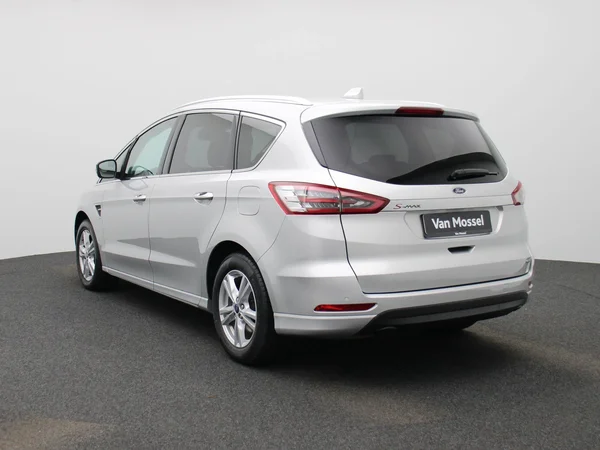 Ford S-Max (2022) — foto 12 van 41