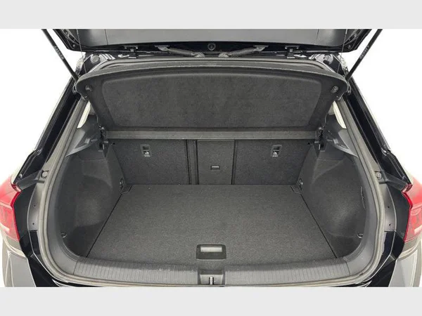 Volkswagen T-Roc (2023) — foto 16 van 23