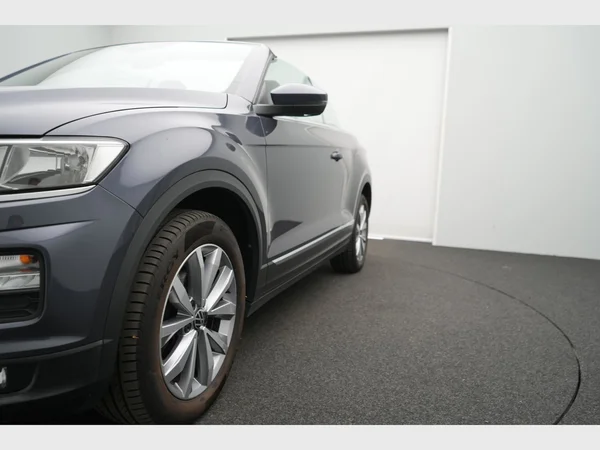 VOLKSWAGEN T-Roc Cabriolet (2021) — foto 2 van 23