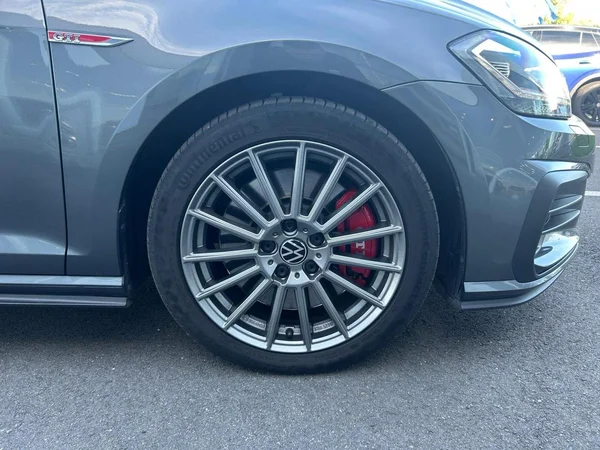 VOLKSWAGEN Golf VII GTI (2019) — foto 24 van 24