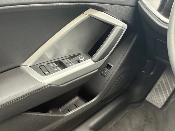 AUDI Q3 Sportback (2025) — foto 8 van 24
