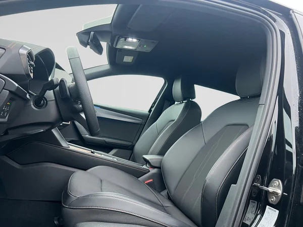 CUPRA Leon ST e-Hybrid (PHEV) (2025) — foto 15 van 25