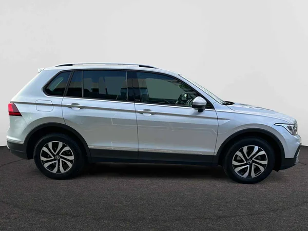 VOLKSWAGEN Tiguan (2021) — foto 23 van 24