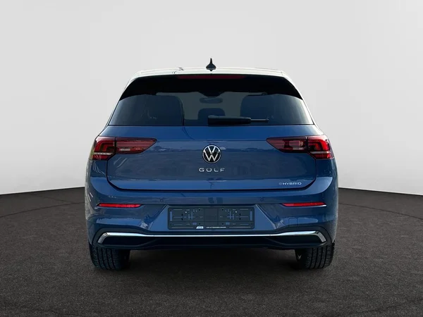 VOLKSWAGEN Golf VIII (2024) — foto 12 van 16